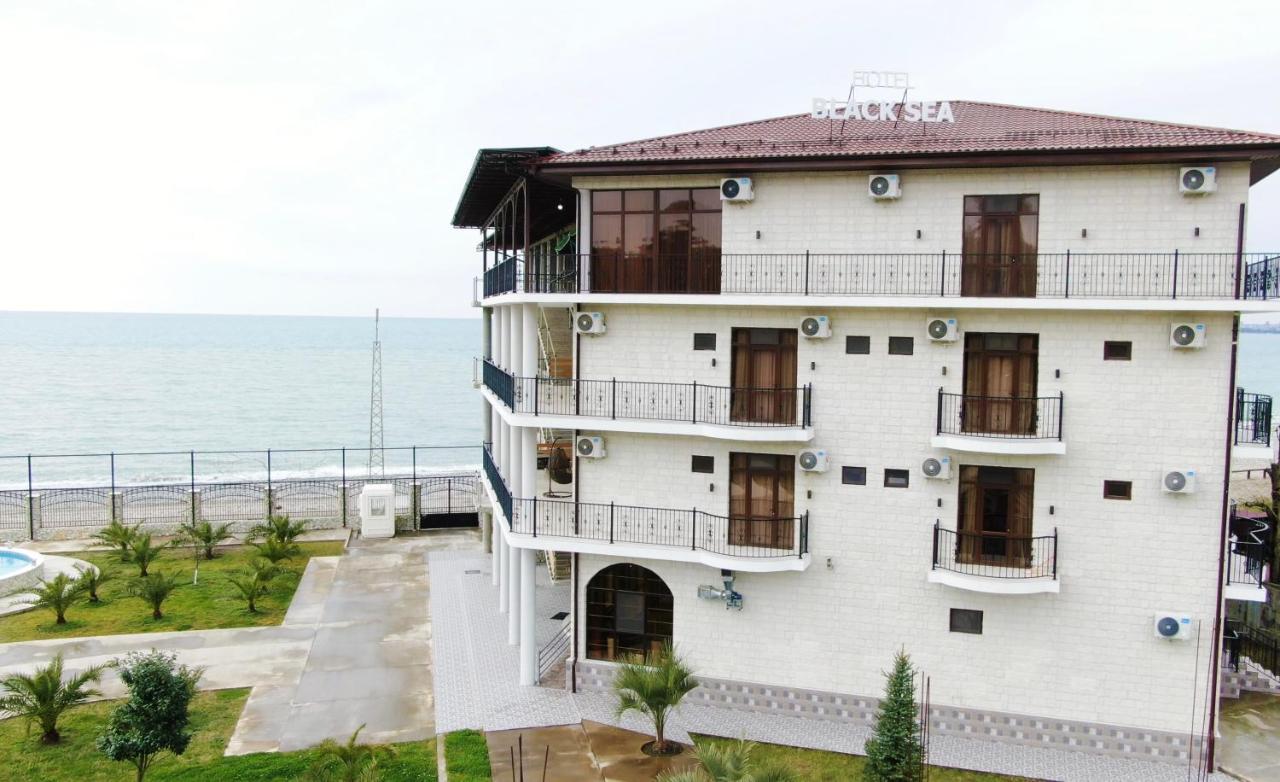 Hotel Black Sea Soukhoumi Extérieur photo